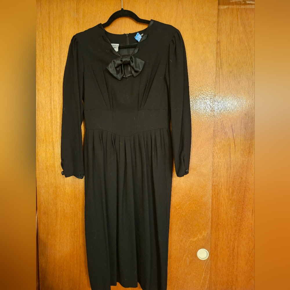 VINTAGE Laura Ashley black dress USA 🇺🇸 10